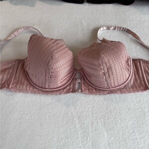 Victoria’s Secret 34DD Lined Plunge Lace Bra Blush Pink